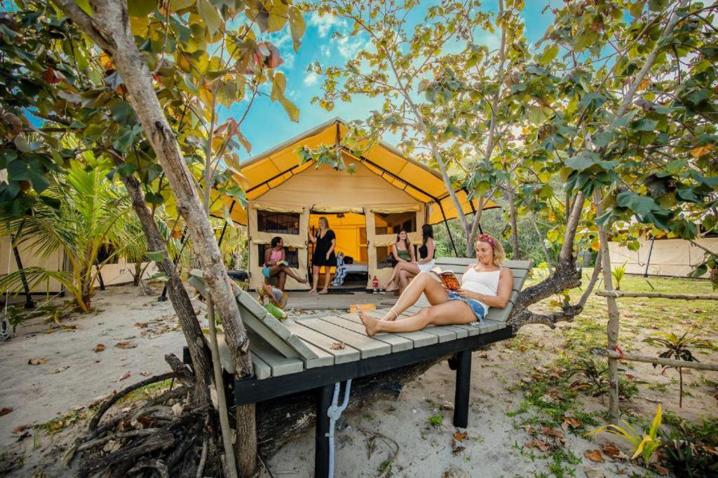 Barefoot Kuata Island Resort Zewnętrze zdjęcie