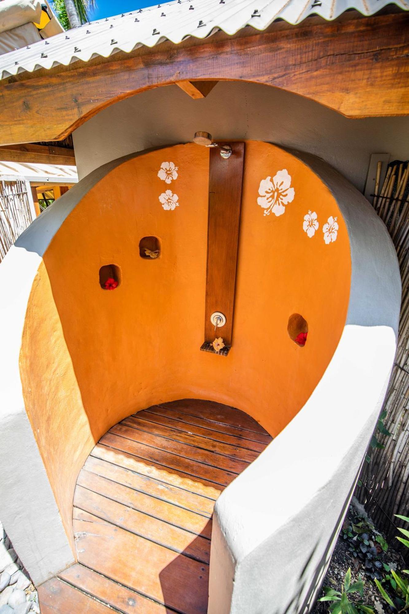 Barefoot Kuata Island Resort Zewnętrze zdjęcie