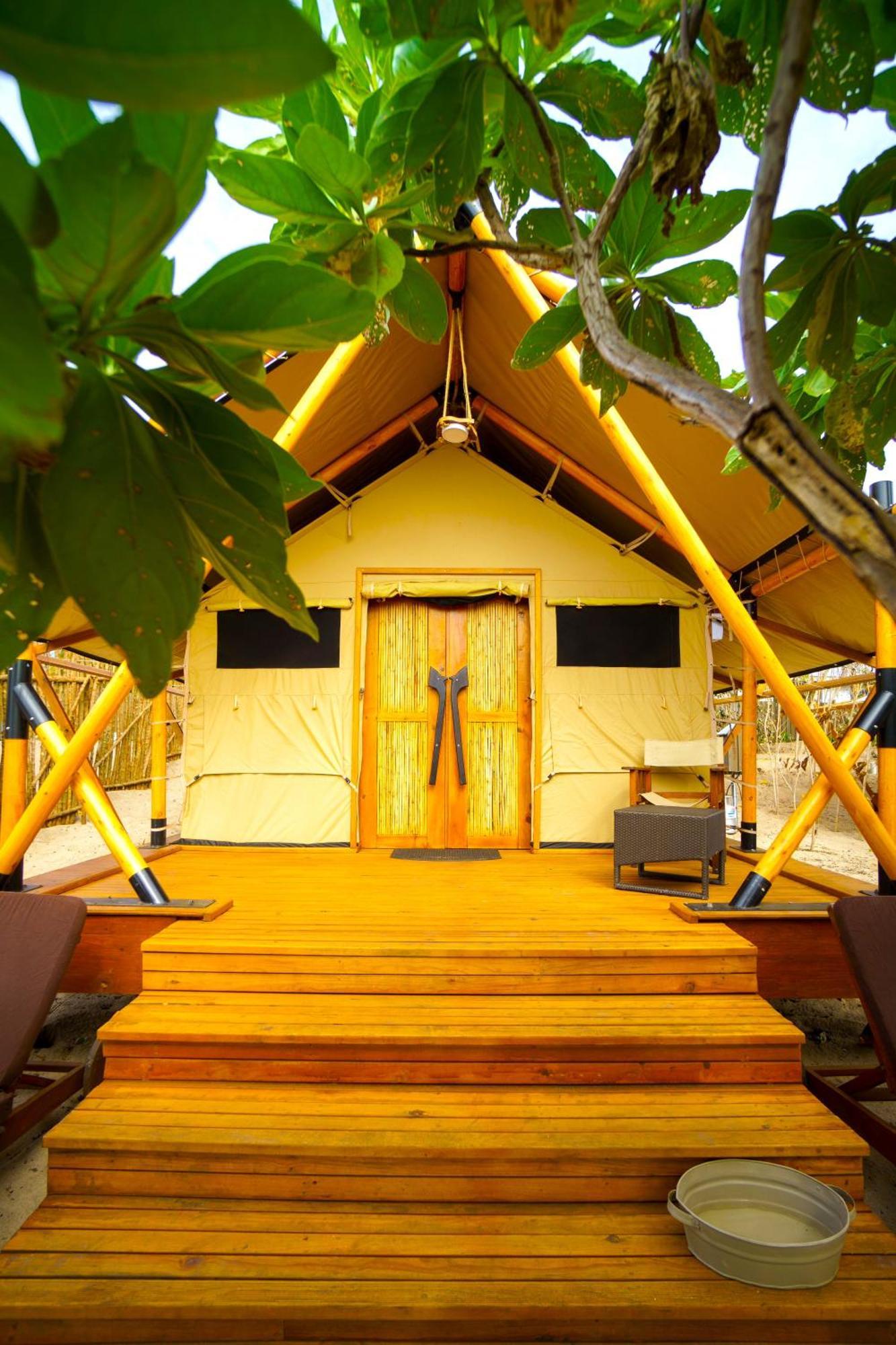 Barefoot Kuata Island Resort Zewnętrze zdjęcie
